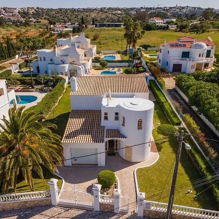 Rona Coelha - Close To The Beach And Amenities - All Ensuite Bedrooms Villa